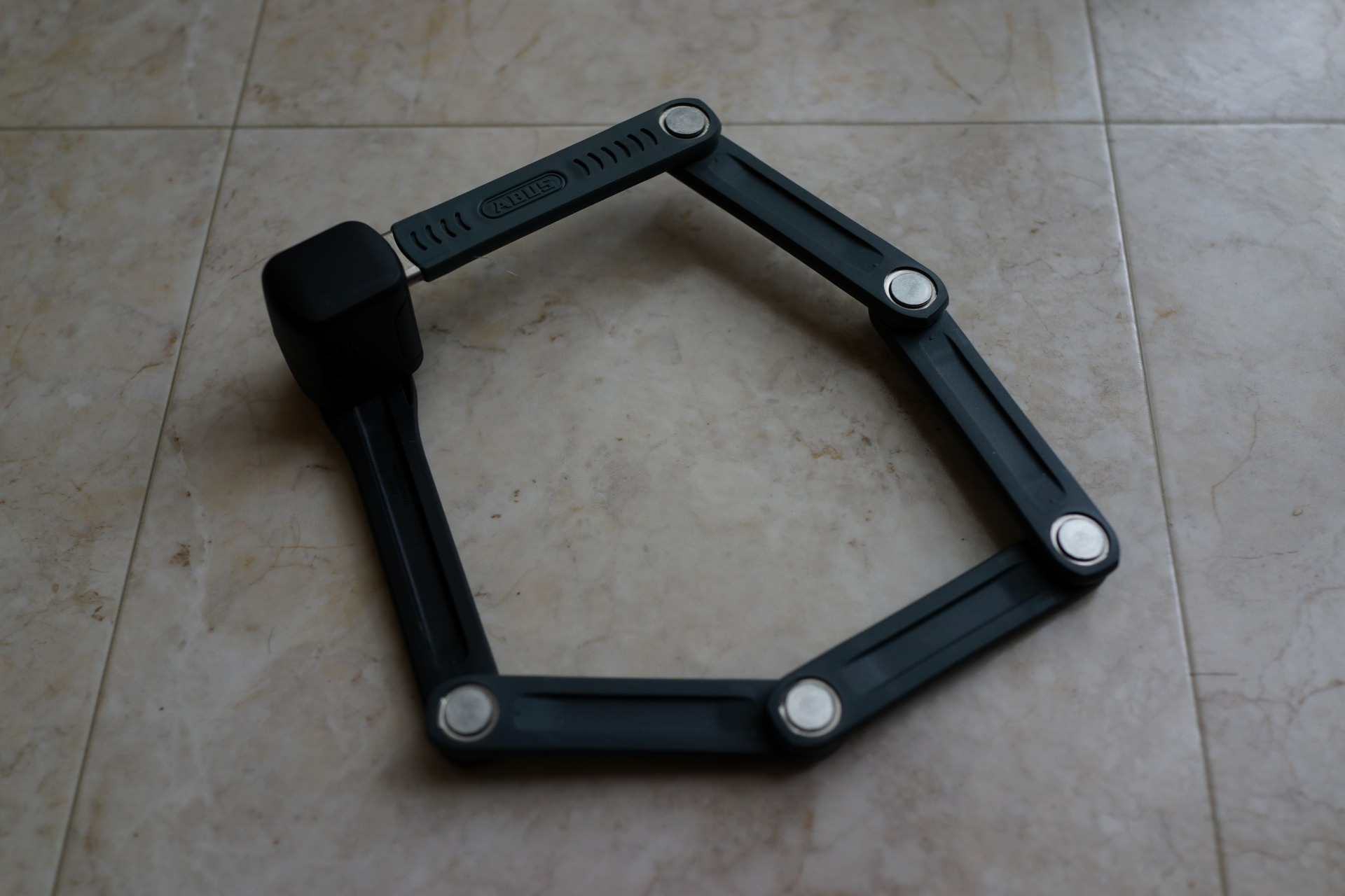 最強軽量な自転車鍵 ABUS(アブス) BORDO LITE MINI 6055 を買ってみた | PotaMeganedia!