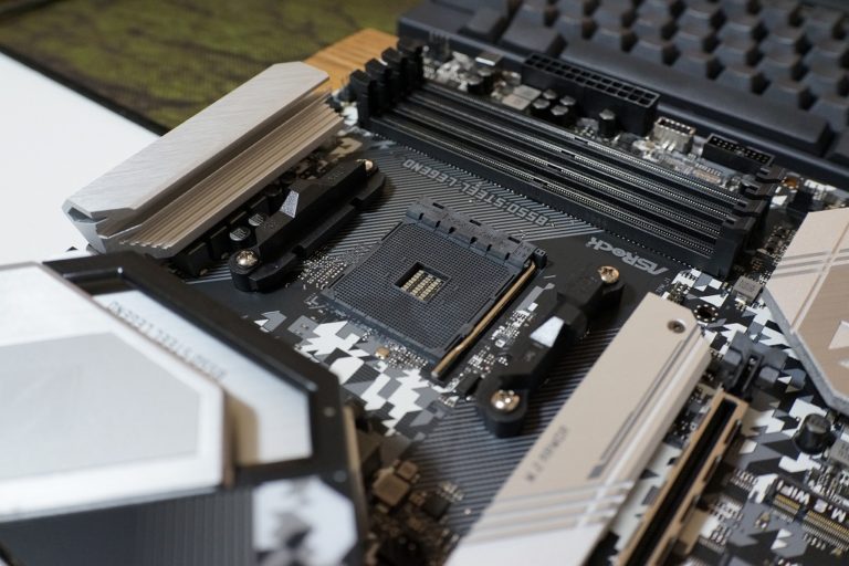 ASRock AMD Ryzen 5000シリーズ(Soket AM4)対応 B550チップセット搭載 Mini-ITX マザーボード 国内